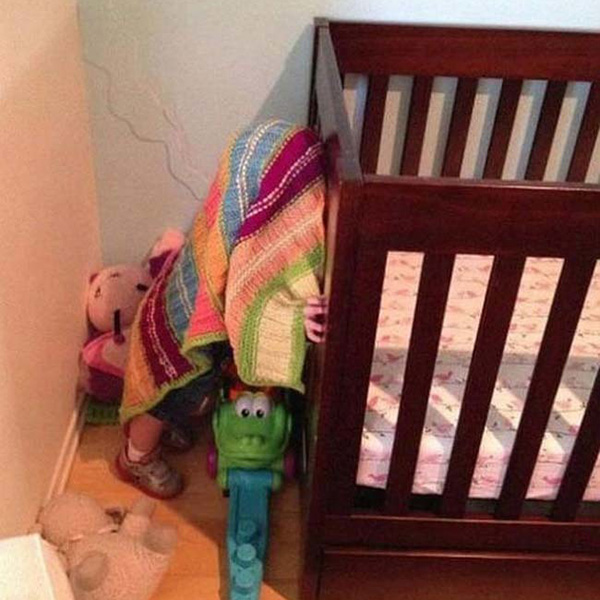 Fotók: ilyenek a gyerekek, amikor nem jól értelmezik a bújócskázást