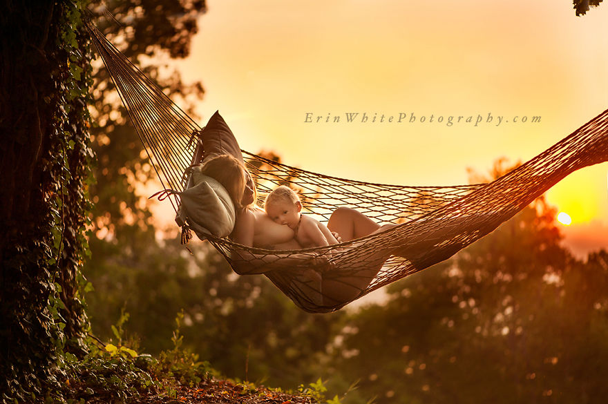 Felháborodást váltottak ki a szoptató anyák fotói - Nézd meg te is!