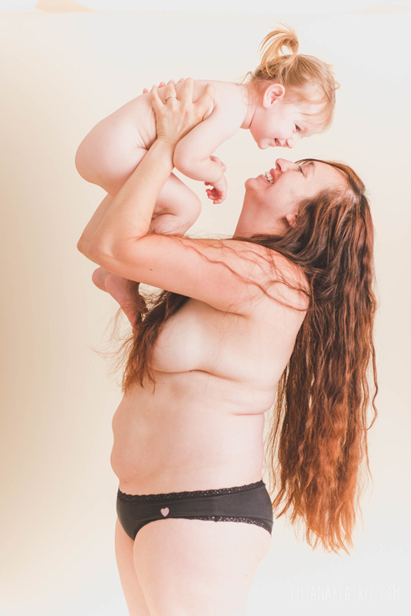 Felháborodást váltottak ki a szoptató anyák fotói - Nézd meg te is!