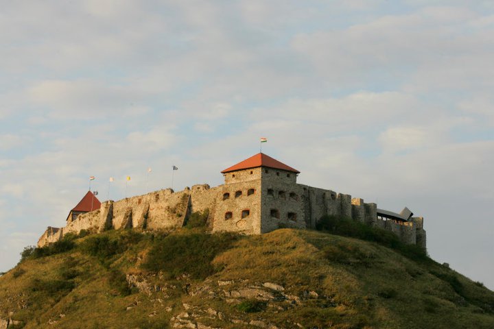 5 izgalmas vár Magyarországon, ami szuper családi program lehet a hétvégére