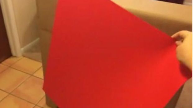 Karácsonyi kandalló kartondobozból - Így készül a látványos ünnepi dekoráció lépésről lépésre