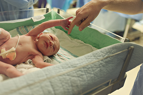 Az Év szülésfotója 2016: 13 lenyűgöző fotó a születés csodájáról - Ezeket díjazta a zsűri