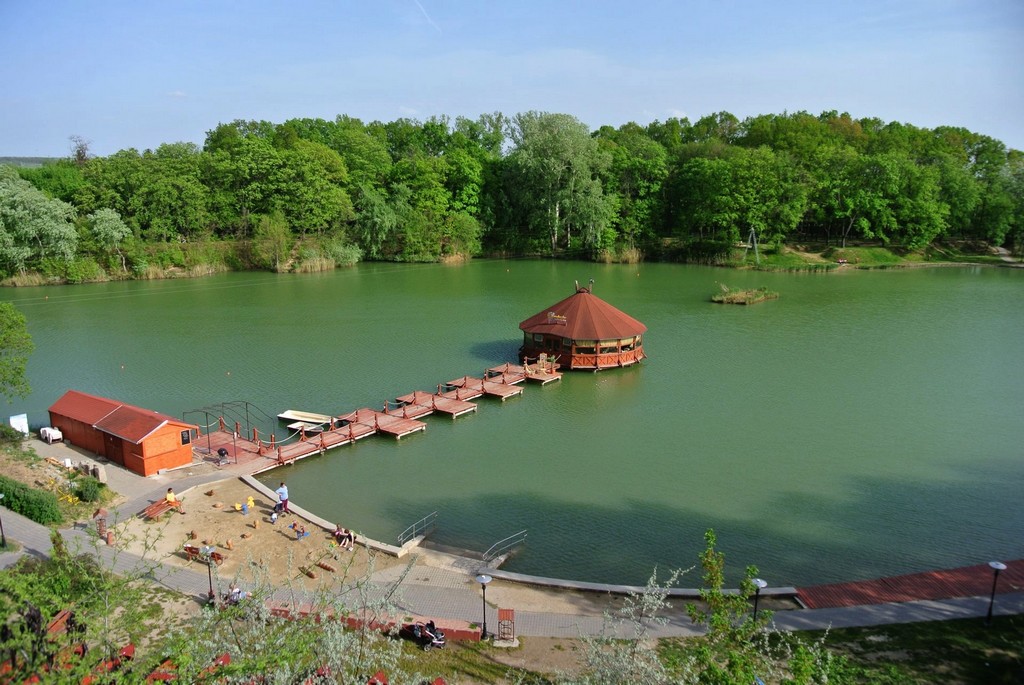 Ide vidd strandolni a gyereket! - 15 kevésbé ismert tó az országban, ami a kisgyerekes családok kedvence