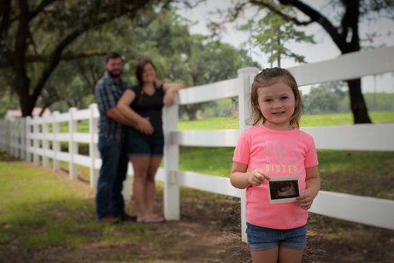 Jön a második baba? 17 aranyos fotós ötlet, hogyan jelentheted be az örömhírt a rokonoknak, ismerősöknek