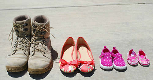 Jön a második baba? 17 aranyos fotós ötlet, hogyan jelentheted be az örömhírt a rokonoknak, ismerősöknek