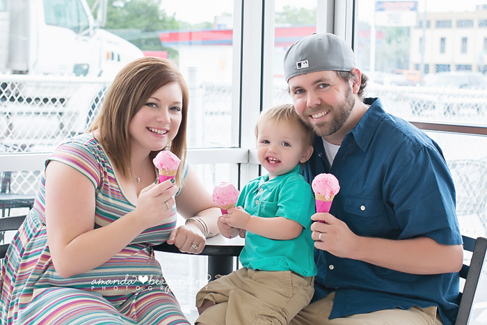 Kislányod születik vagy kisfiad? 13 aranyos fotós ötlet, hogyan jelentsd be a baba nemét a rokonságnak
