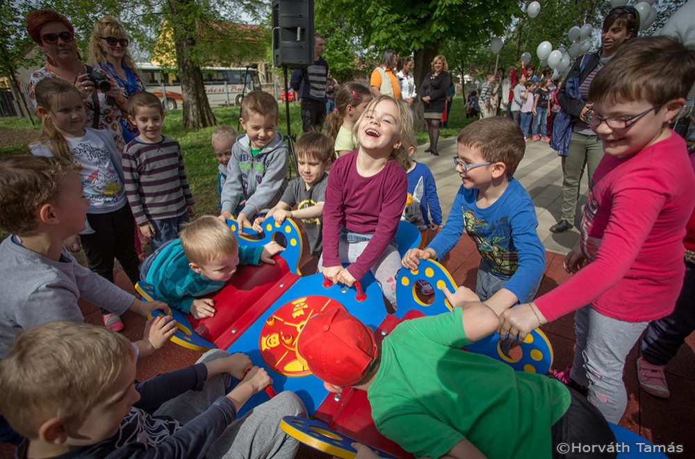 12 különleges játszótér az országban, ahol minden kisgyermek boldogan játszhat - Még akkor is, ha mozgássérült!