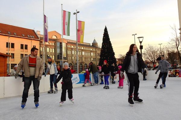 Ide vidd el a gyereket idén télen! 8 ingyenes korcsolyapálya Budapesten, ami szuper családi program lehet