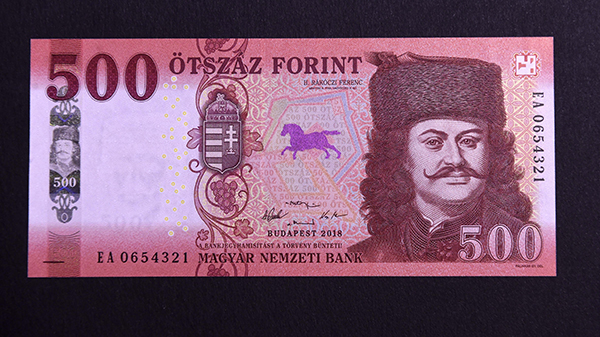 Megújul az ötszáz forintos bankjegy! - Hogyan néz ki az új ötszázas? Meddig lehet fizetni a régi ötszázassal?