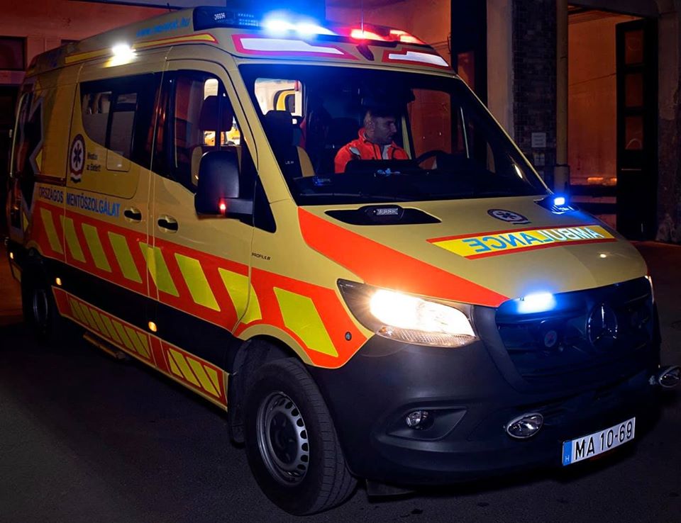 A szülésig nem tudta a nő, hogy babát vár! - Akkor derült ki, amikor hasfájás miatt hívta a zsámbéki mentőket