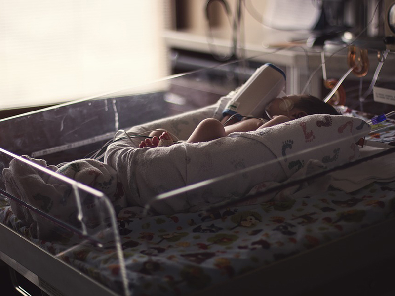 Koronavírusos kismama szült a Semmelweis klinikán - A picit császármetszéssel segítették világra az orvosok