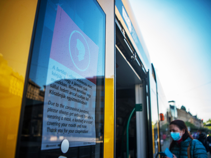 Budapesti Közlekedési Központ: Leszállíthatják a BKK járatairól azt, aki nem hajlandó maszkot hordani!