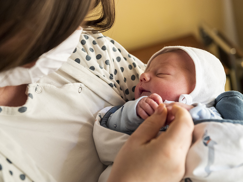 Újévi baba 2021: Egyidőben született az első budapesti és a vidéki újszülött - Tündéri fotókon 2021 első kisbabái