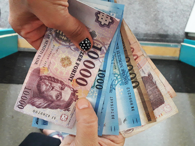 Családi pótlék, gyes, gyet 2021: Már március végén elutalják az áprilisi összegeket! - Varga Mihály jelentette be