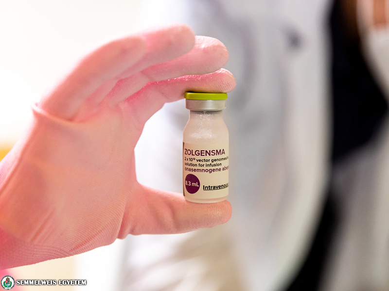 Gerincvelői izomsorvadás: 6 SMA-s kisgyermek kapja meg ingyen a több mint 700 millió forintos Zolgensma kezelést
