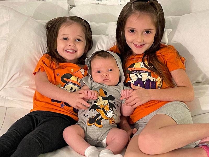 Ebben a családban mindhárom kislány augusztus 25-én született, csak éppen 3-3 év korkülönbséggel!