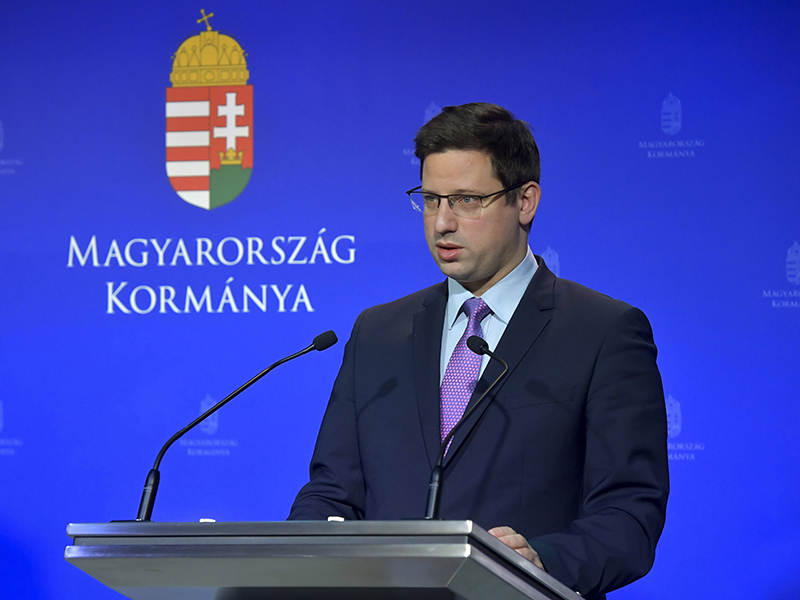 Kormányinfó: Tovább lesz érvényes az oltottsági igazolványa annak, aki csak 2 oltást vett fel - Mégsem jár le február 15-én