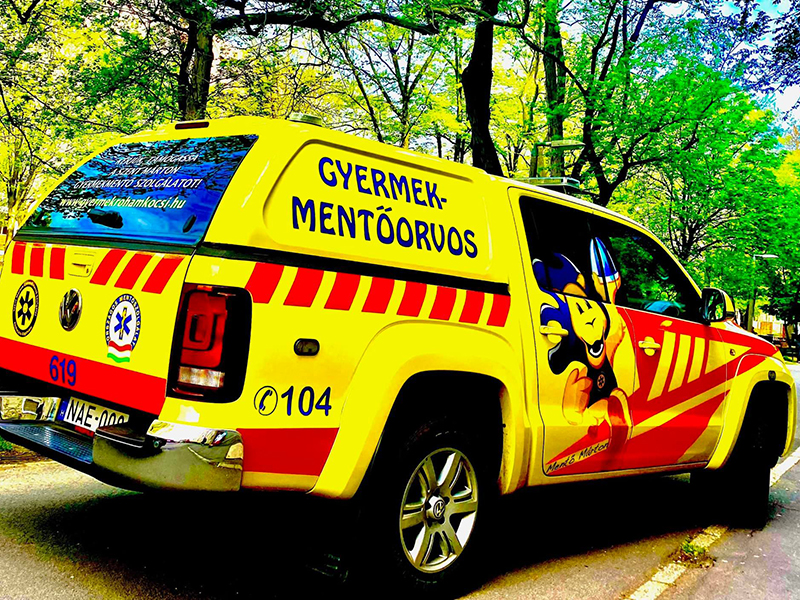 2 éves kislány életéért küzdöttek a mentők - Belenyúlt a konnektorba és megrázta az áram