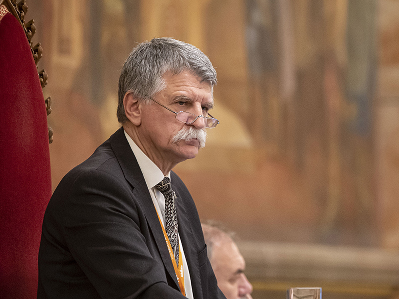 Kövér László: Tisztességes pedagógusok nem a fizetésüktől teszik függővé teljesítményüket