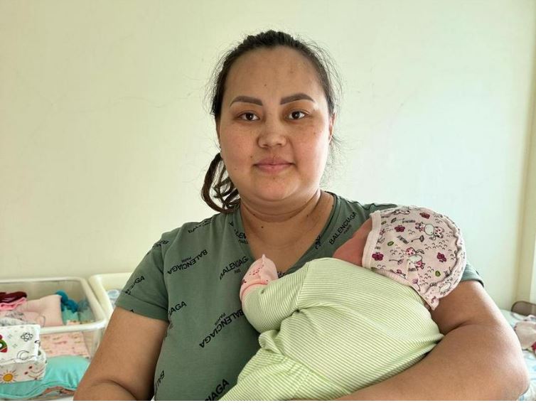 Fotók: Közel 7 kilós óriásbaba született! - A kislányt császármetszéssel segítették világra