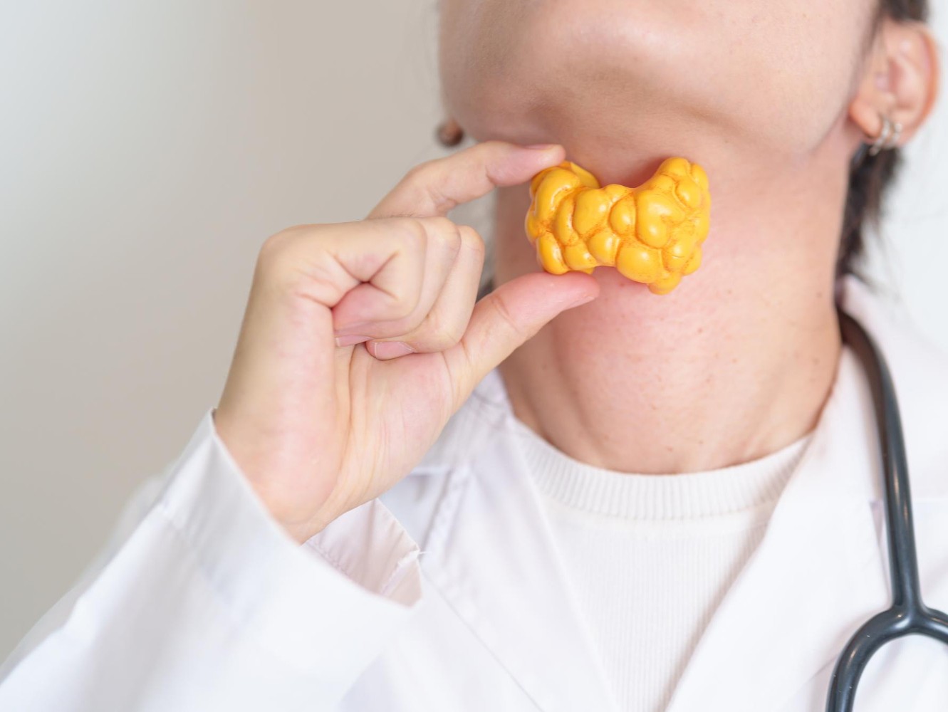 Ez a pajzsmirigy betegség gyakori szövődménye, amiről nagyon kevesen tudnak - Szakember figyelmeztetése!